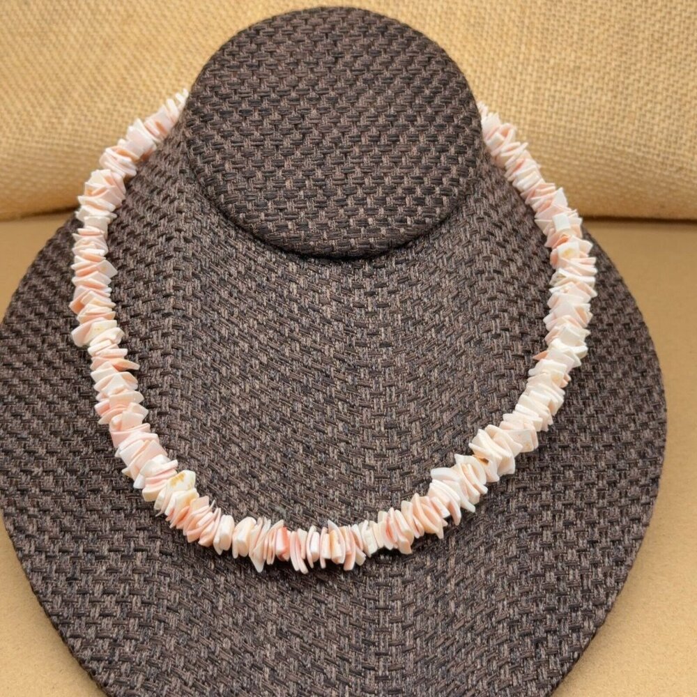 Vtg Shell Chip Necklace Collar Light Pink Tone Barrel Closure NWT Disney 17-1/2"
